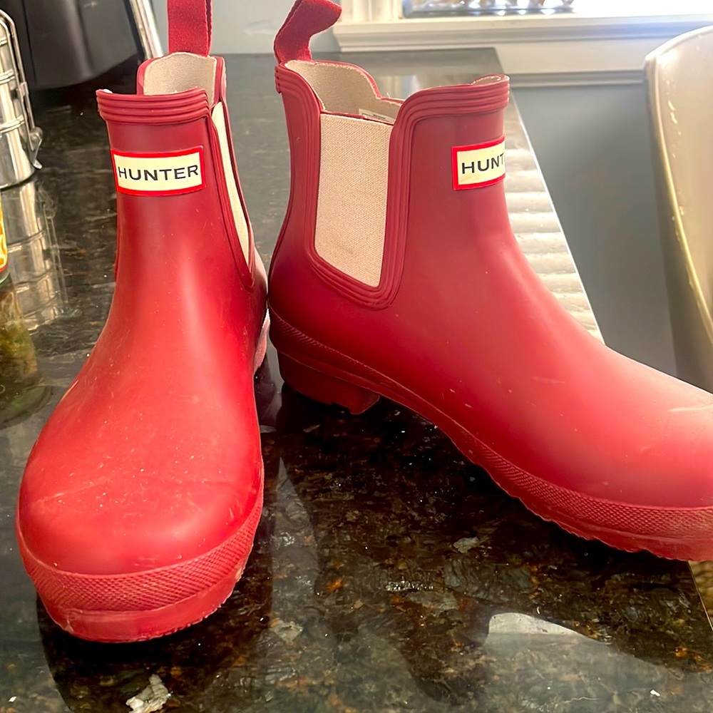 Chelsea Hunter Rainboots. UK7/US9 worn once. Like new